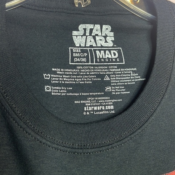 ❤️ 🆕 STAR WARS baby Yoda Child Mandalorian Wanted Graphic tee size small - Picture 3 of 3